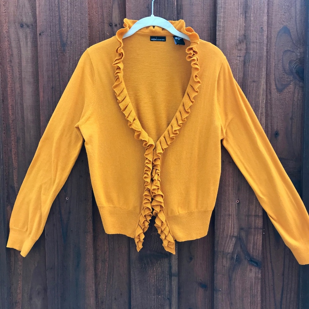 Victoria's Secret ruffle lightweight cardigan EUC - Picture 3 of 6